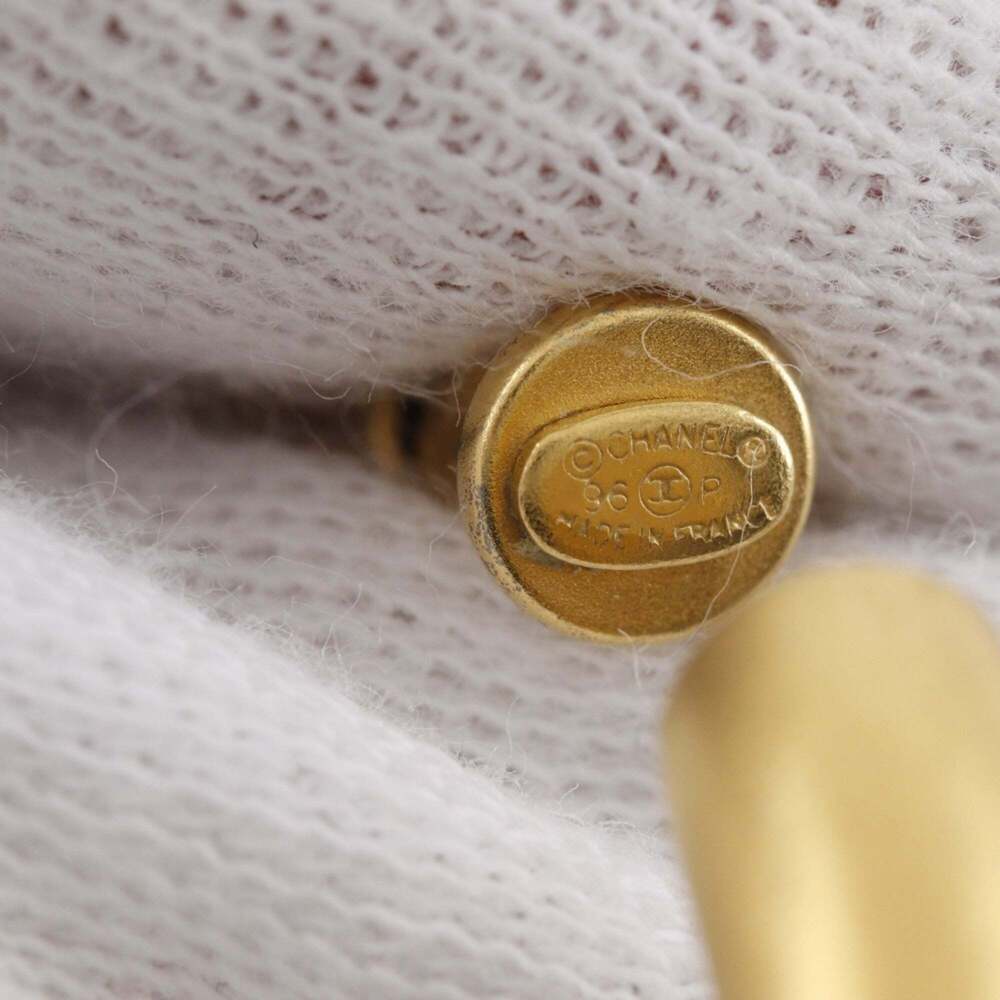 CHANEL Authentic Vintage Gold Earrings - Picture 13 of 13